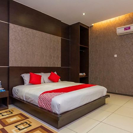 Remember Hotel Bukit Gambir Экстерьер фото