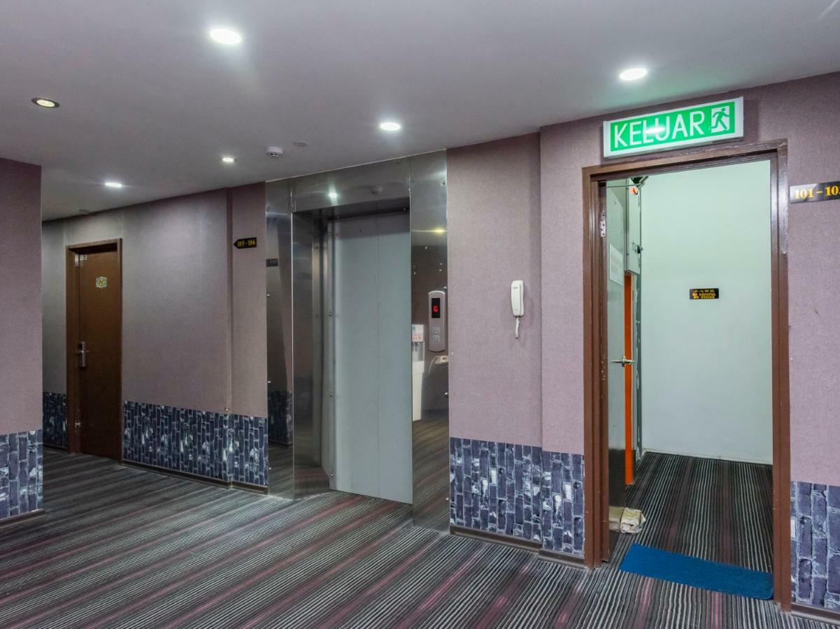Remember Hotel Bukit Gambir Экстерьер фото