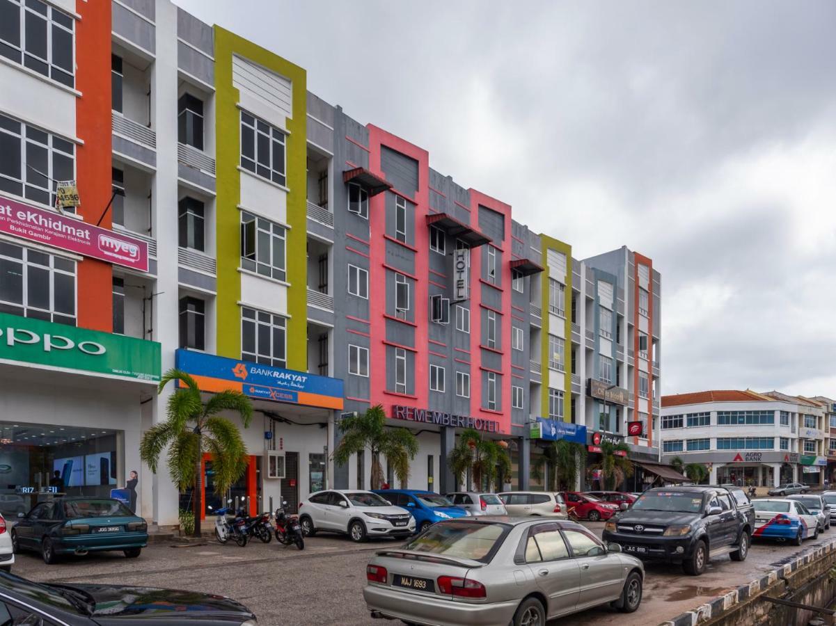 Remember Hotel Bukit Gambir Экстерьер фото