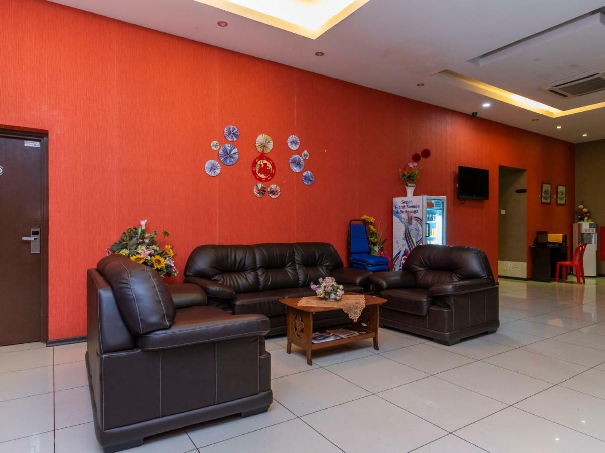 Remember Hotel Bukit Gambir Экстерьер фото