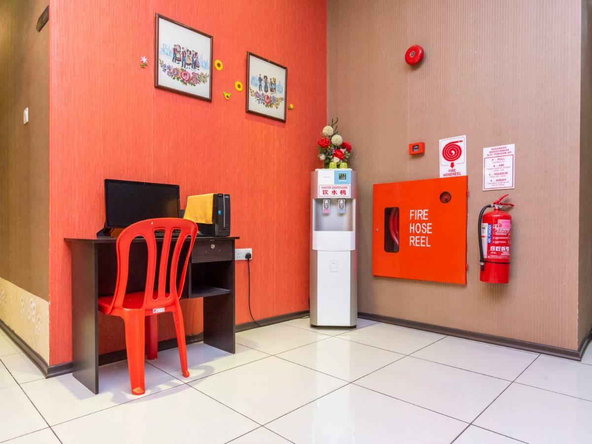 Remember Hotel Bukit Gambir Экстерьер фото