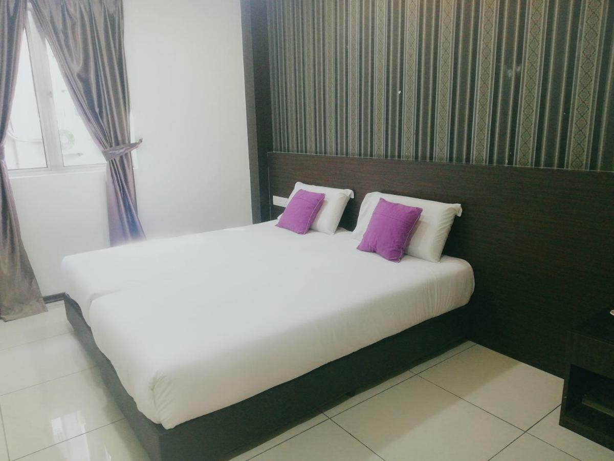 Remember Hotel Bukit Gambir Экстерьер фото