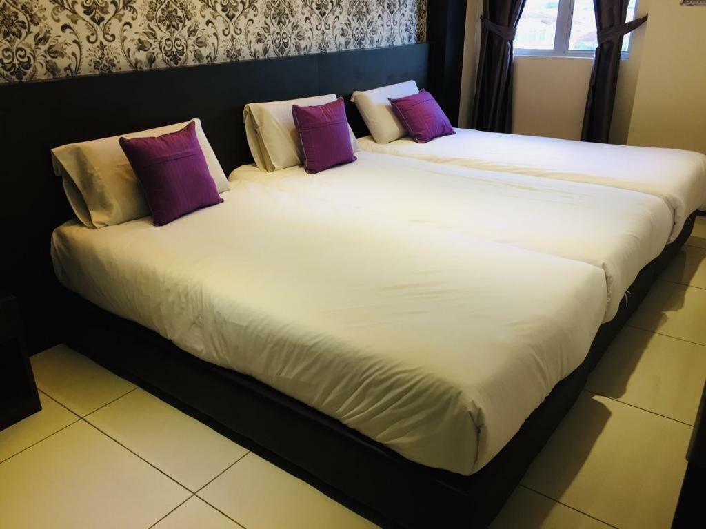 Remember Hotel Bukit Gambir Экстерьер фото