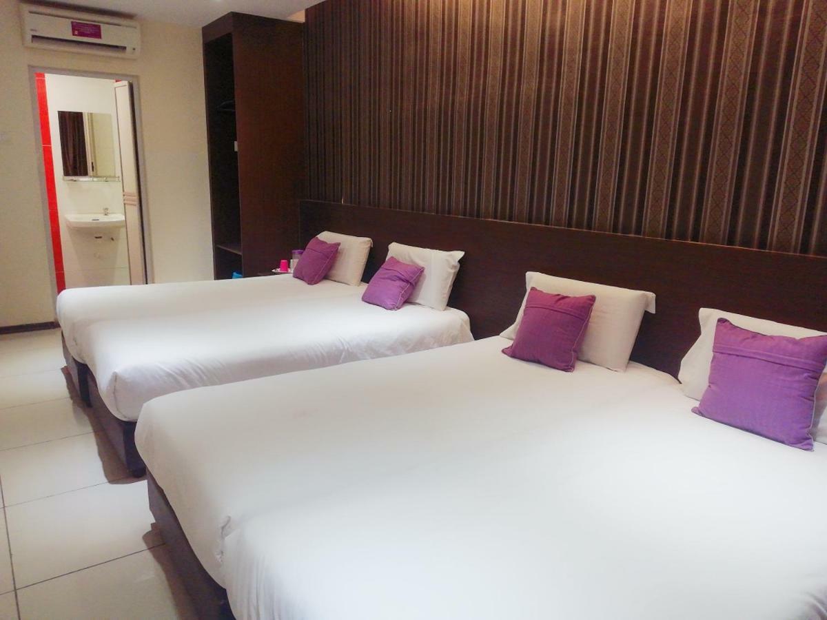 Remember Hotel Bukit Gambir Экстерьер фото