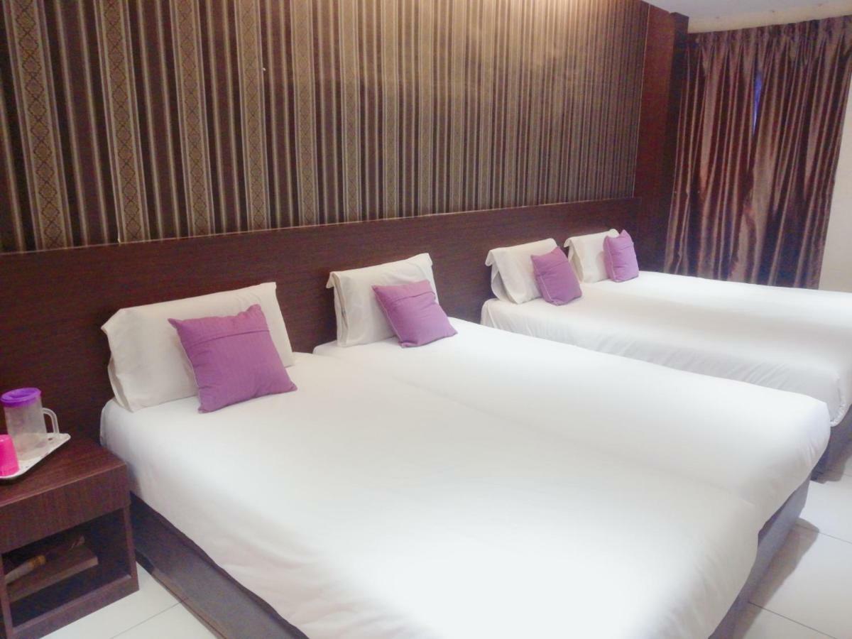 Remember Hotel Bukit Gambir Экстерьер фото