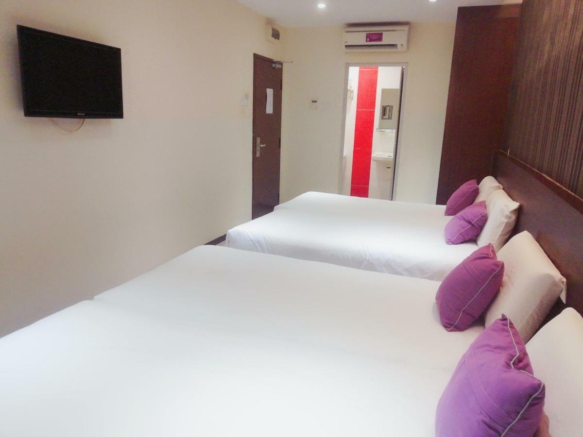 Remember Hotel Bukit Gambir Экстерьер фото